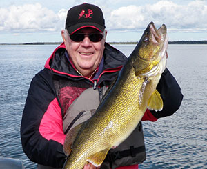 Mike Kammerer 32.5in Walleye Catch